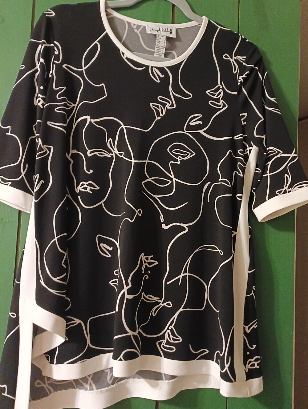 Joseph Ribkoff Black and White Abstract Line Face Tee Size 8